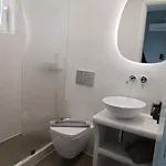 Apartament Vythos *