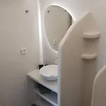 Apartament Vythos *